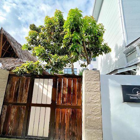 Siargao Seasky Resort Catangnan Extérieur photo
