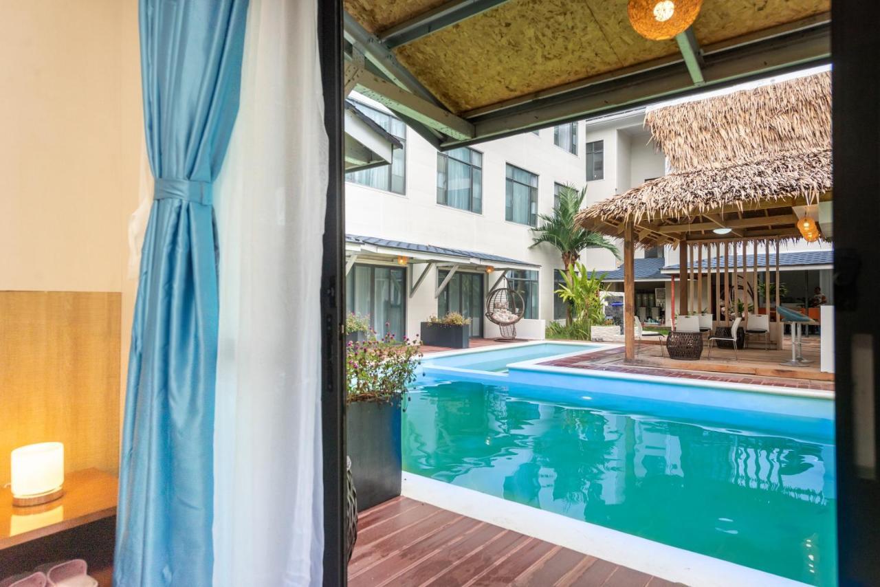 Siargao Seasky Resort Catangnan Extérieur photo