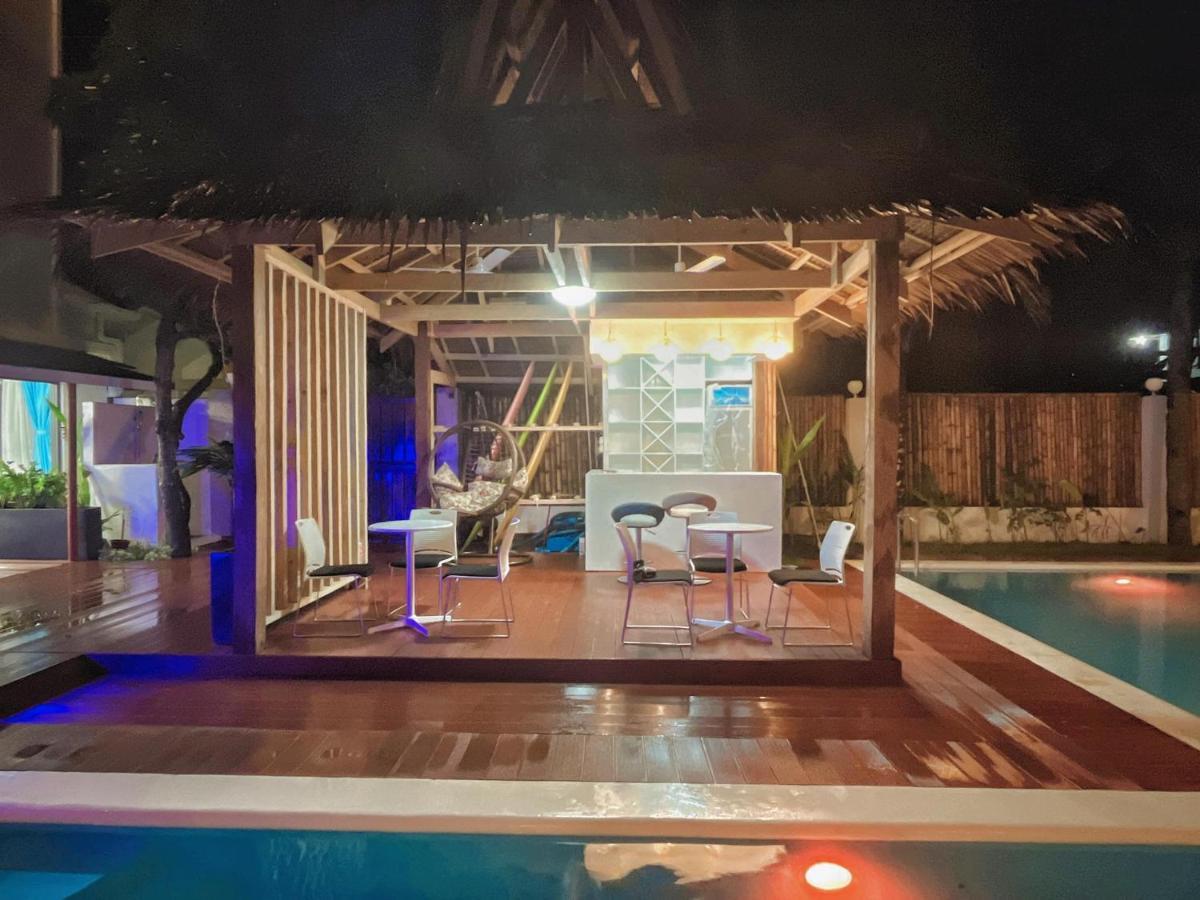 Siargao Seasky Resort Catangnan Extérieur photo
