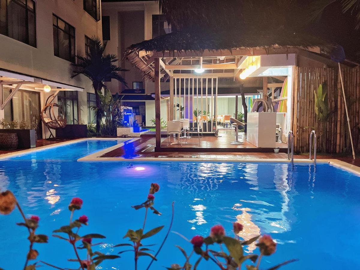 Siargao Seasky Resort Catangnan Extérieur photo